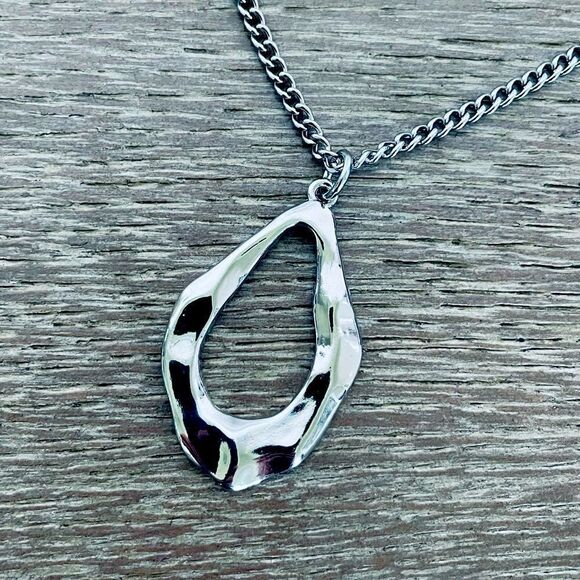 Silver Wavy Open Teardrop Pendant Chain Necklace - Picture 1 of 3